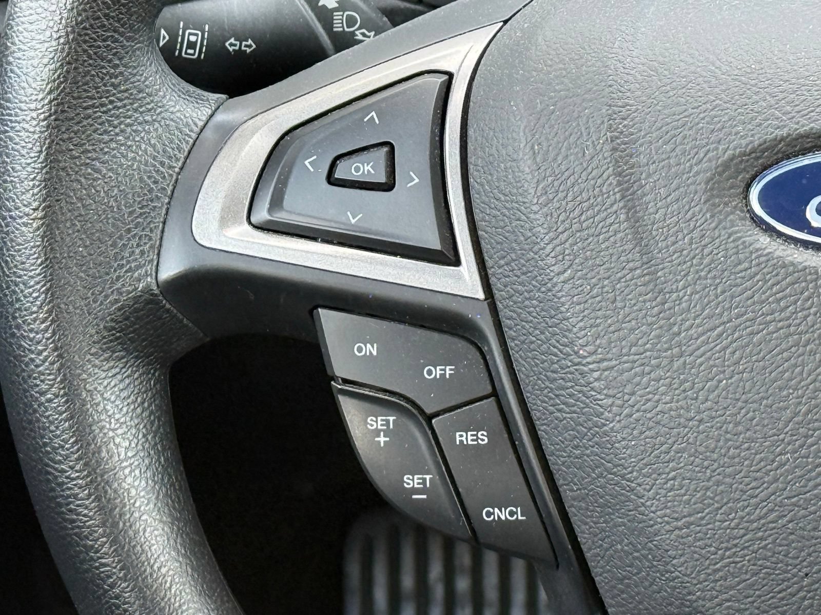 Used 2020 Ford Fusion SE FWD image 26
