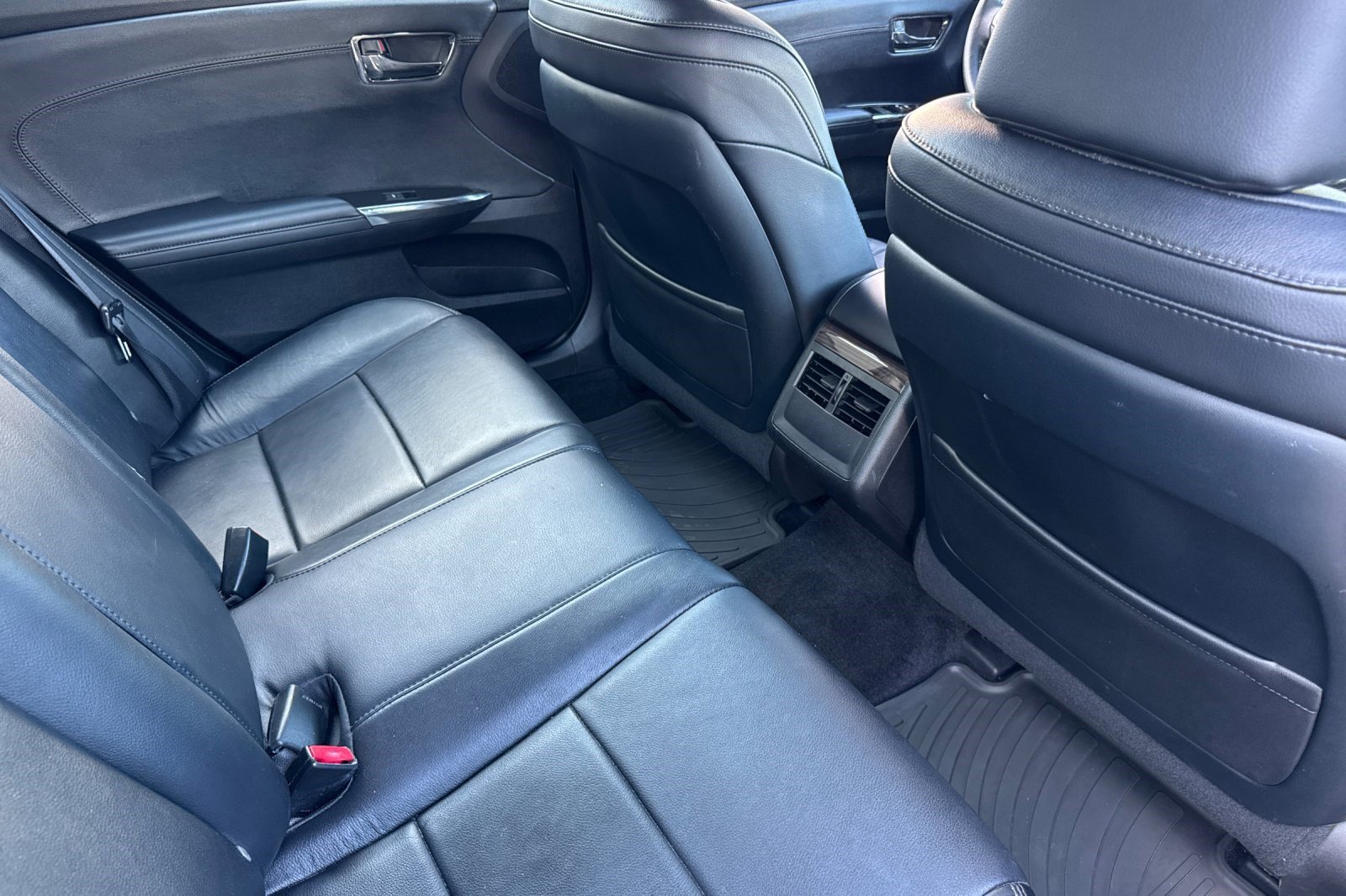 Used 2014 Toyota Avalon XLE Premium FWD image 31