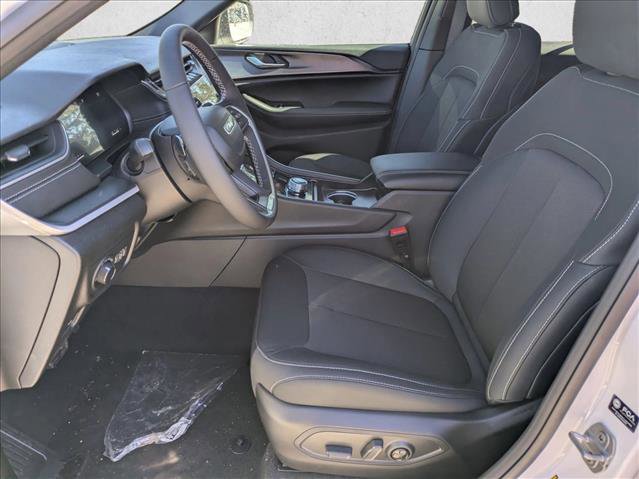New 2026 Jeep Grand Cherokee Laredo X AWD/4WD image 4