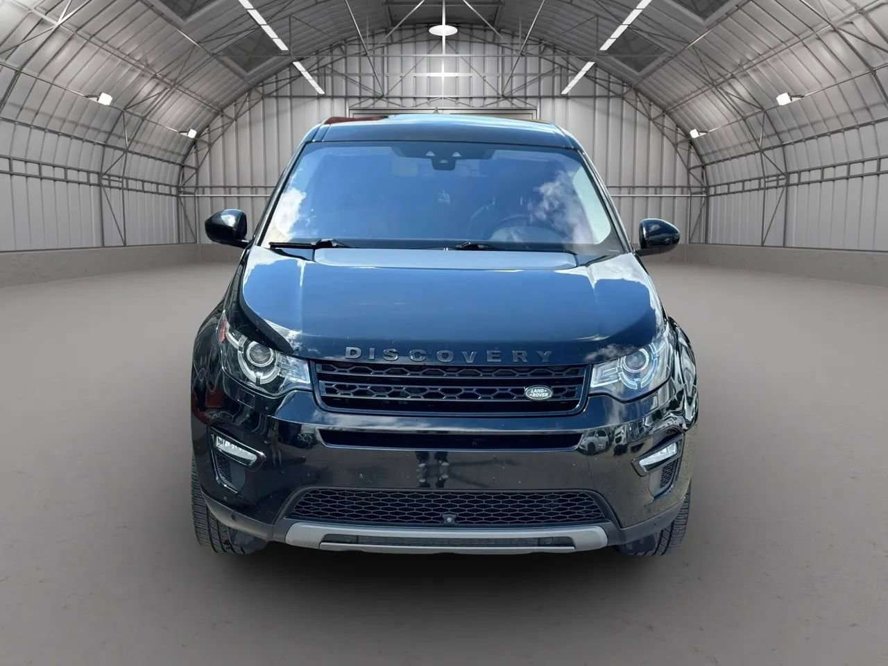Used 2018 Land Rover Discovery Sport HSE image 2