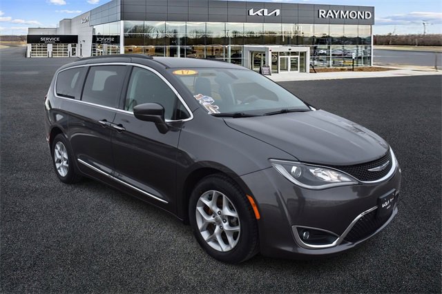Used 2017 Chrysler Pacifica Touring-L w/ Tire & Wheel Group
