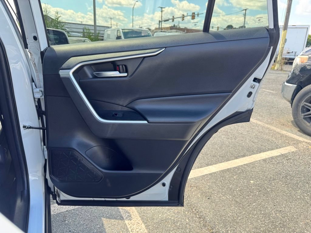 Used 2019 Toyota RAV4 XLE Premium FWD image 14
