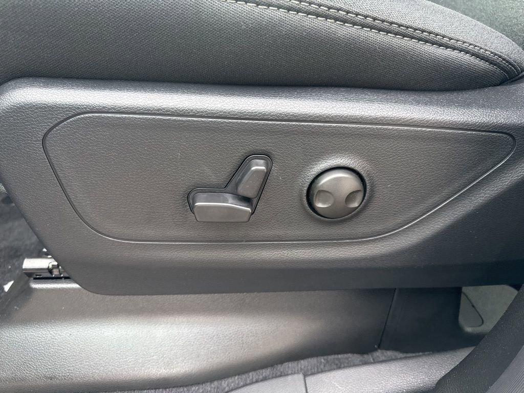 New 2026 RAM 1500 4x4 Crew Cab image 15