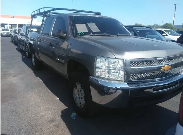 Used 2013 Chevrolet Silverado 1500 LT w/ Convenience Package AWD/4WD image 4