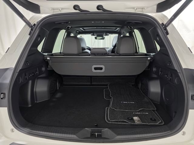 Used 2025 Subaru Forester Limited image 37