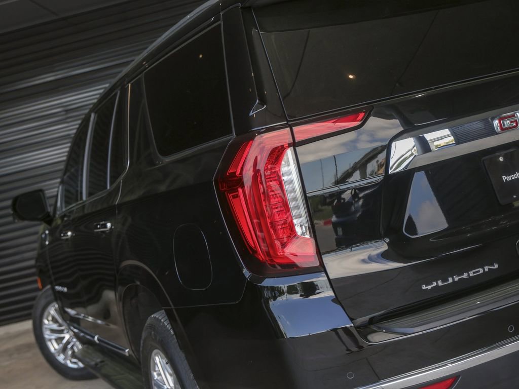 Used 2023 GMC Yukon SLT w/ SLT Luxury Package image 15