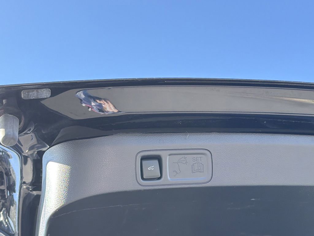 Used 2023 Ford Expedition Max XLT image 17