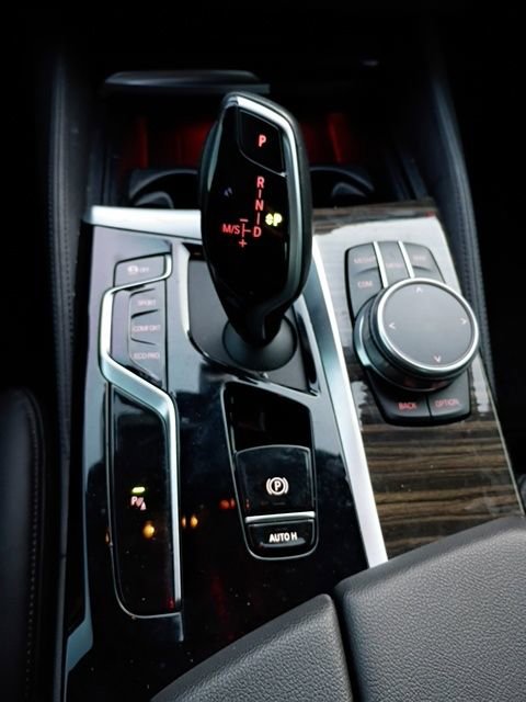 Used 2021 BMW 530i xDrive w/ M Sport Package image 7