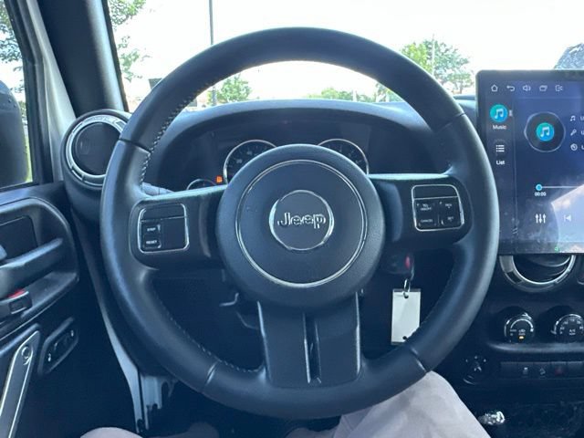 Used 2015 Jeep Wrangler Unlimited Rubicon AWD/4WD image 34