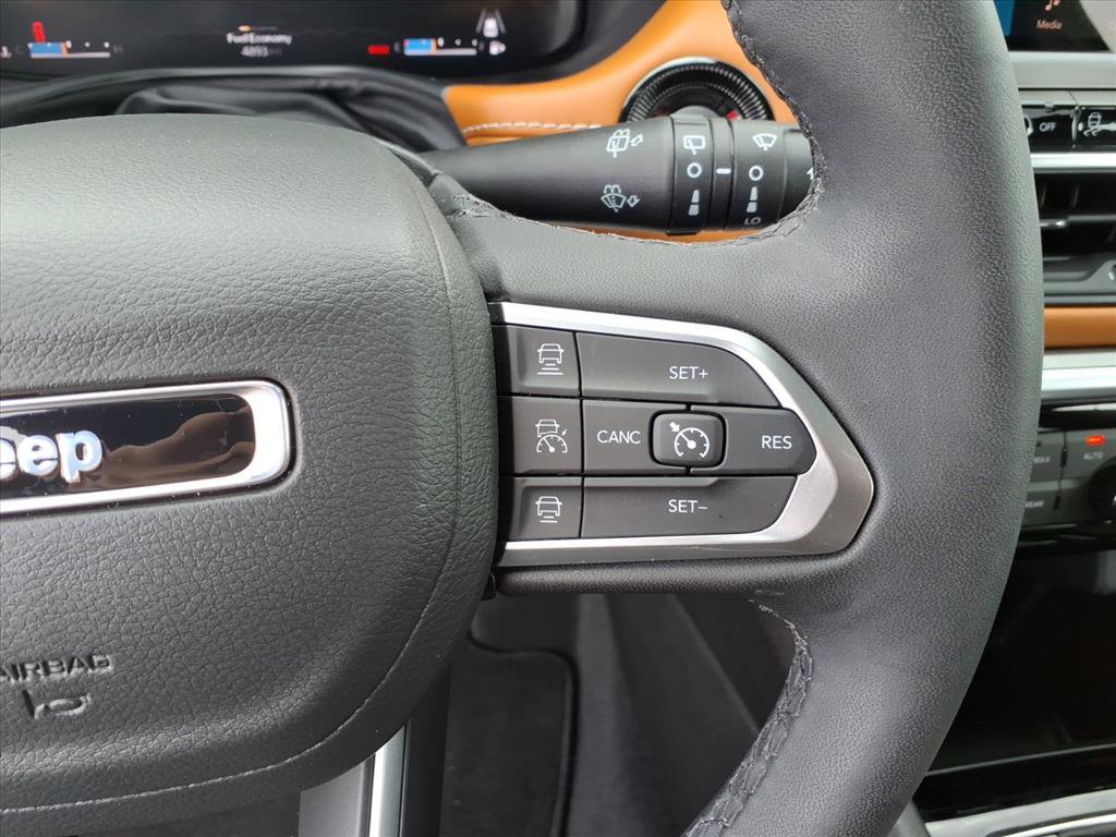 Used 2025 Jeep Compass Limited w/ Elite Group AWD/4WD image 25