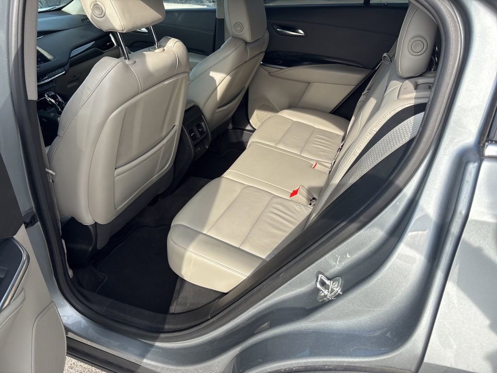 Used 2023 Cadillac XT4 Premium Luxury image 17