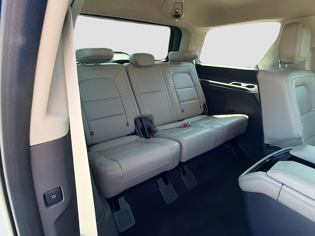 Used 2023 Lincoln Navigator Reserve AWD/4WD image 32