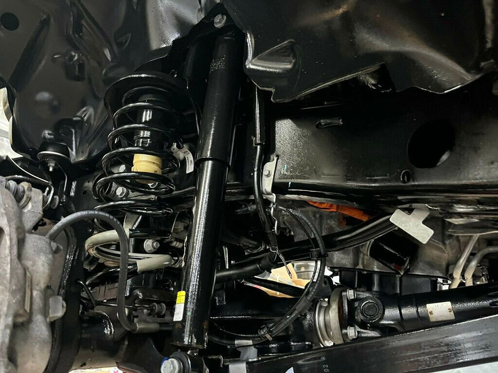 Used 2024 Jeep Wrangler Unlimited Sahara w/ Dual Top Group image 23