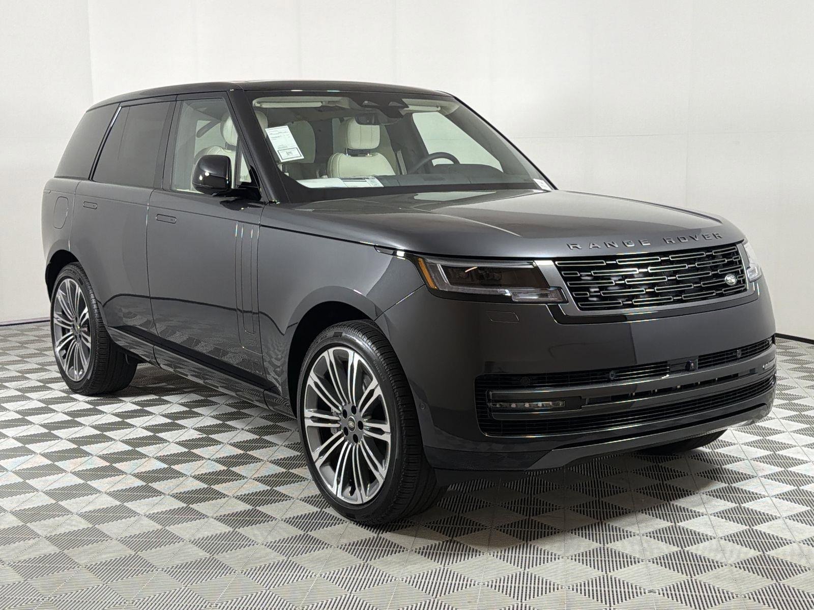 New 2025 Land Rover Range Rover SE image 7