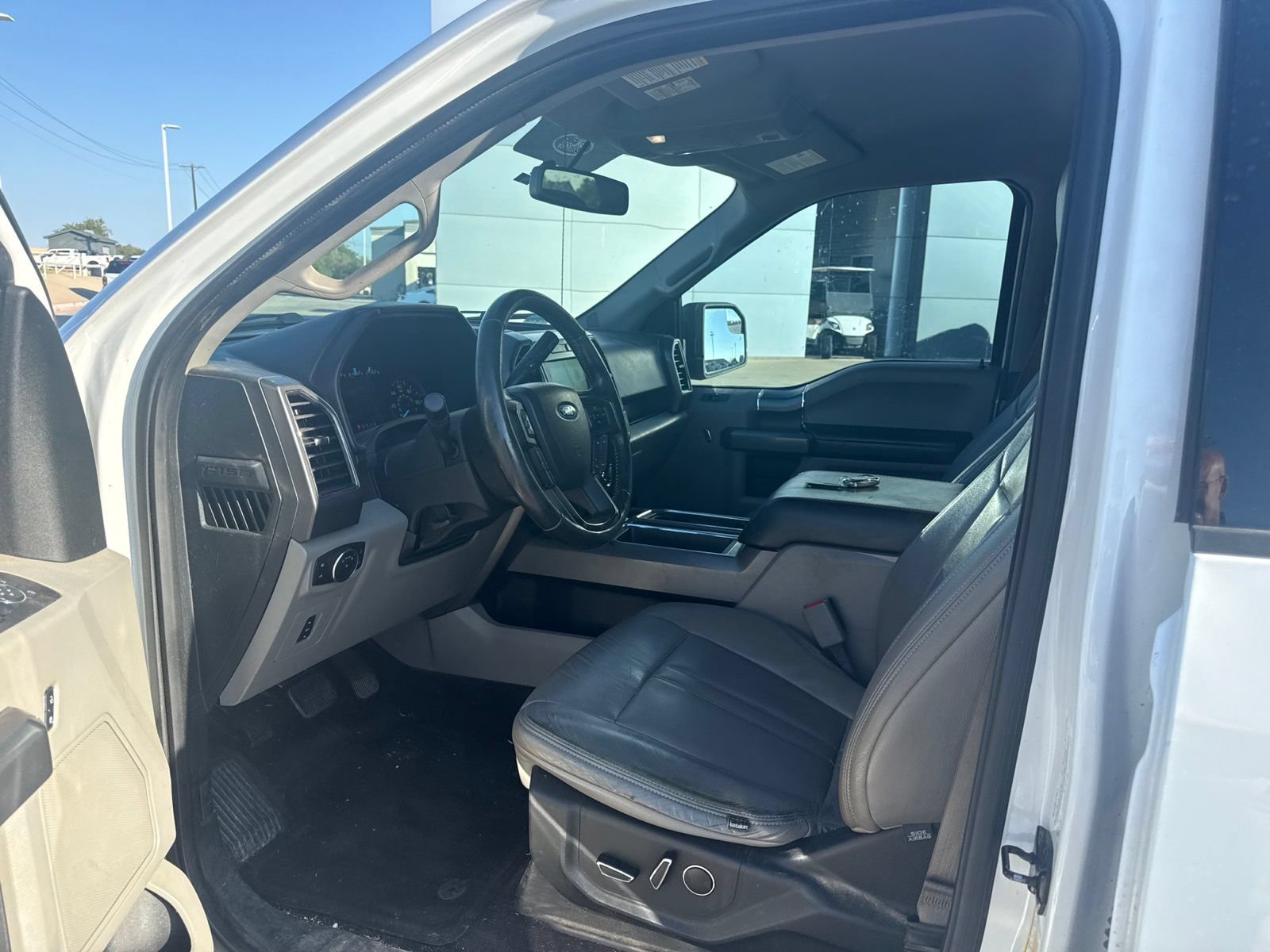 Used 2017 Ford F150 XLT w/ Equipment Group 302A Luxury AWD/4WD image 10