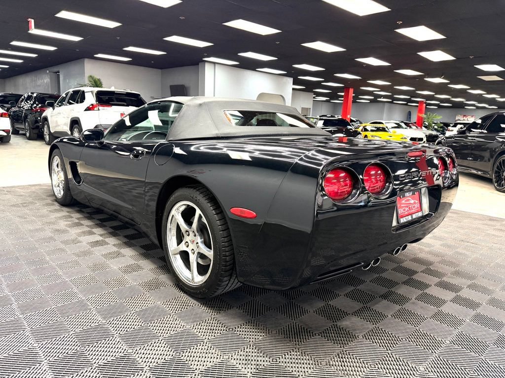 Used 2004 Chevrolet Corvette Convertible w/ Preferred Equipment Group RWD image 11
