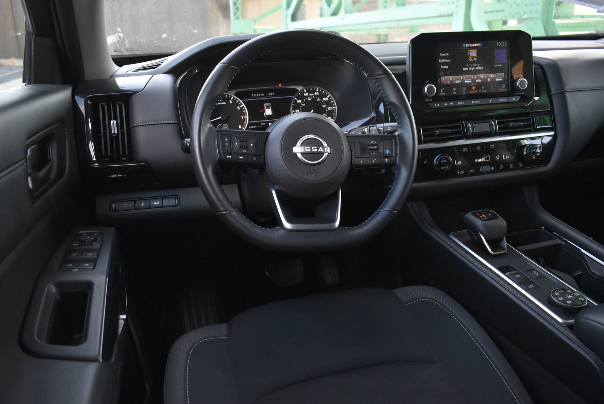 Used 2025 Nissan Pathfinder SV AWD/4WD image 18