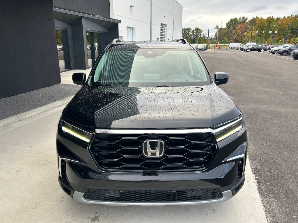 Used 2023 Honda Pilot Elite image 3