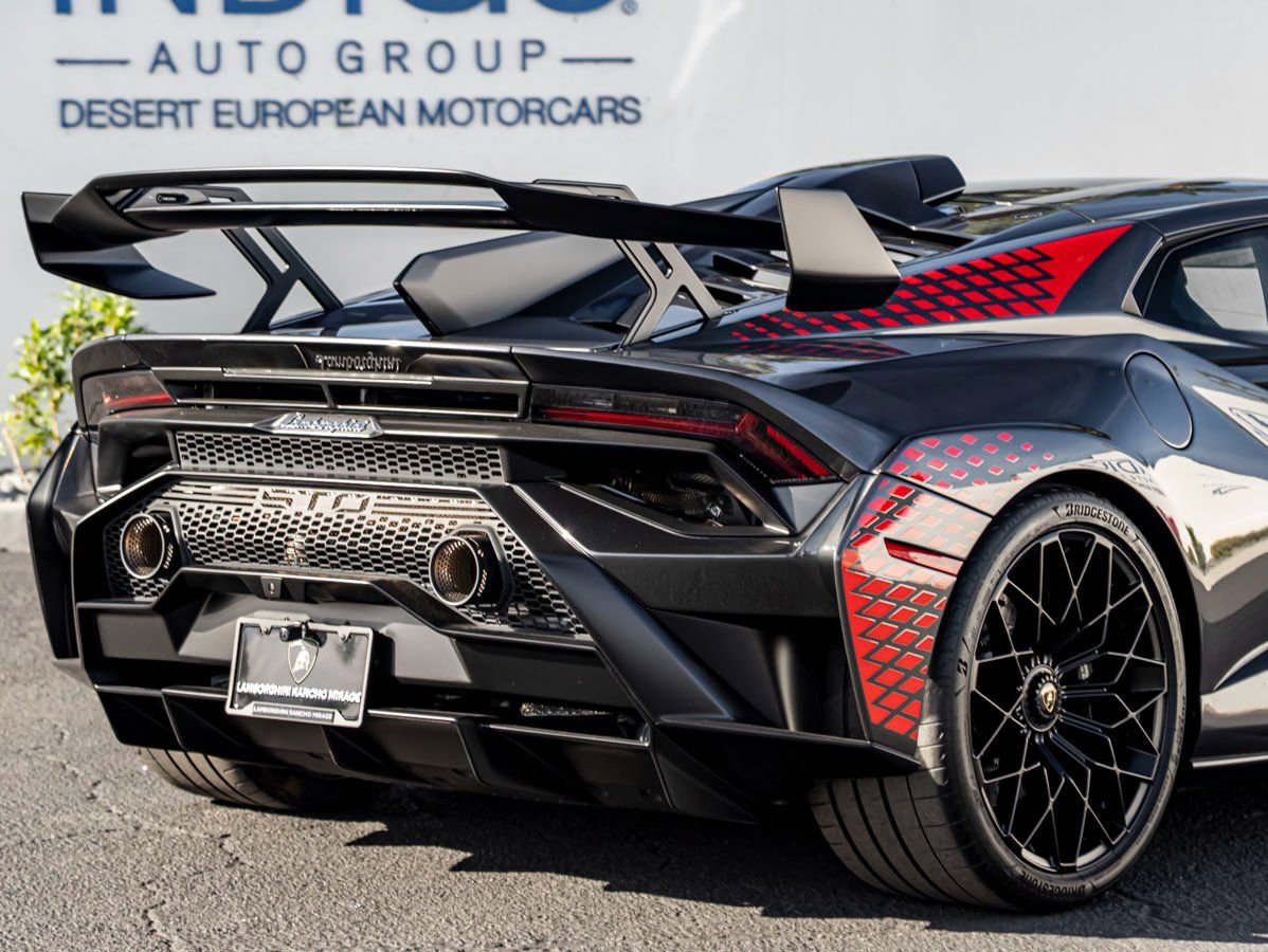 Used 2022 Lamborghini Huracan STO image 7