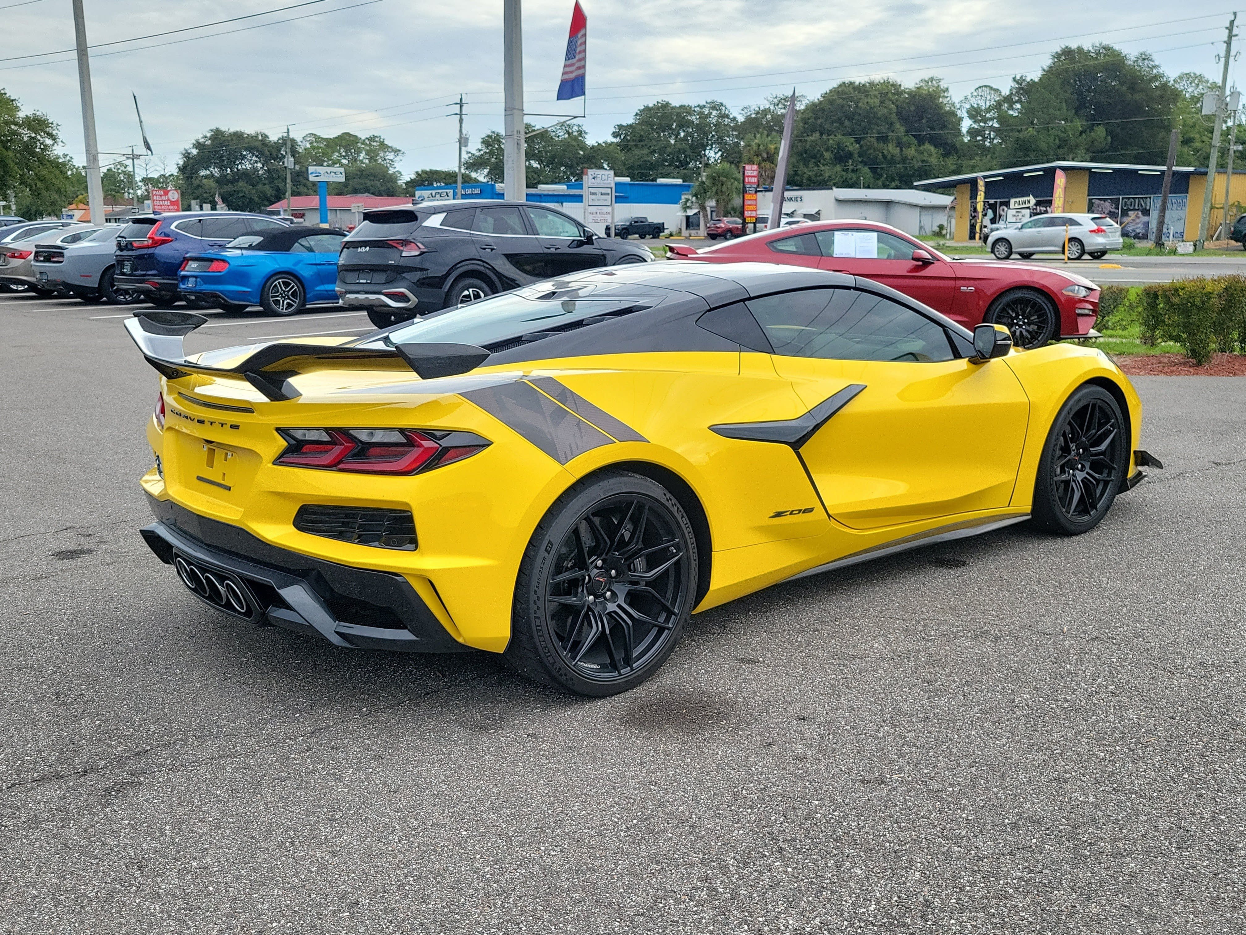 Used 2025 Chevrolet Corvette Z06 w/ Z07 Performance Package RWD image 6