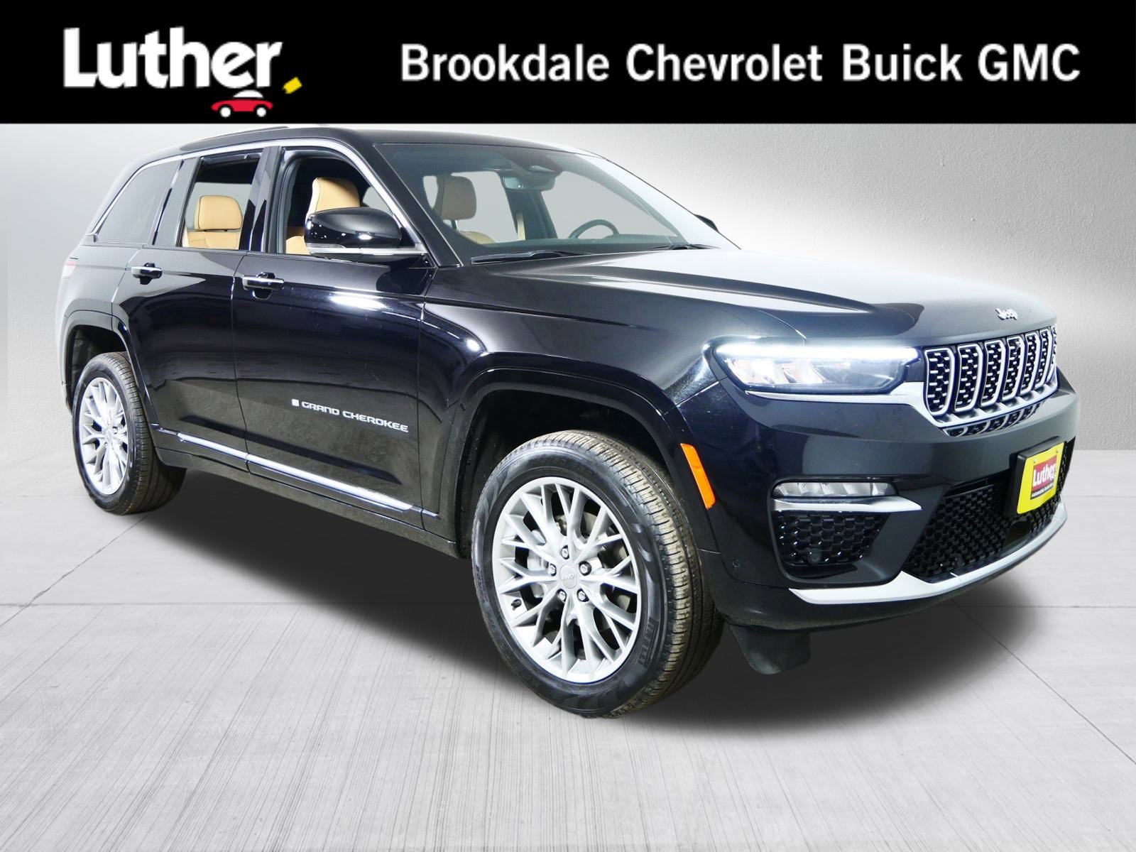 Used 2023 Jeep Grand Cherokee Summit w/ Luxury Tech Group V image 1