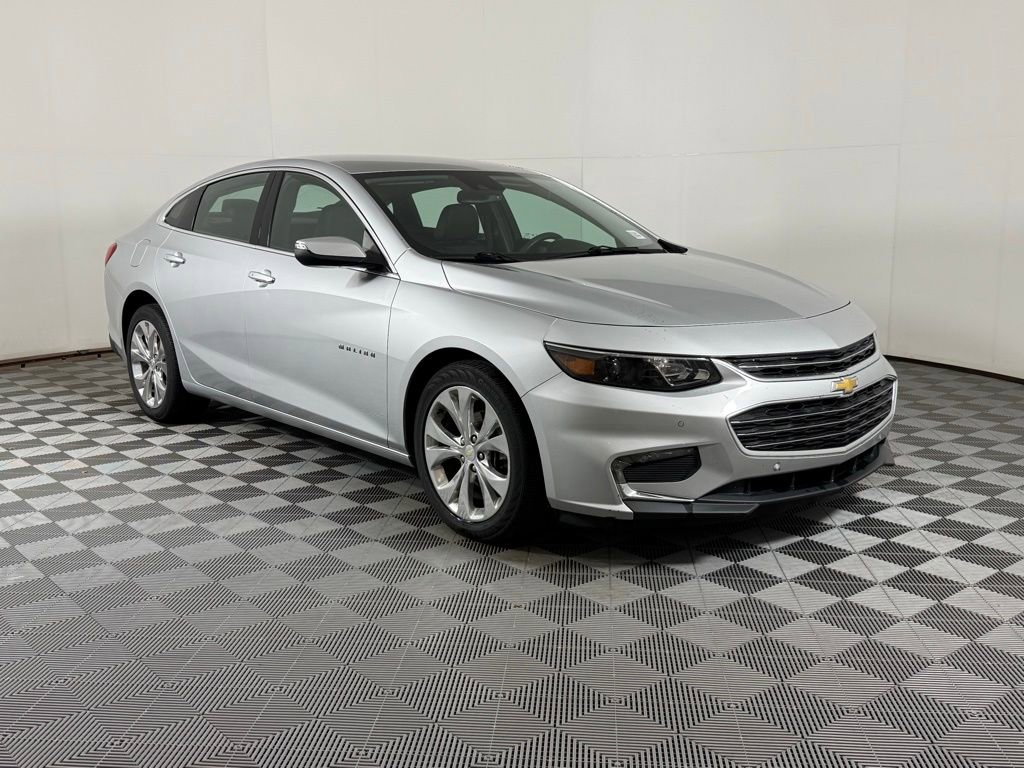 Used 2018 Chevrolet Malibu Premier w/ Driver Confidence Package image 2