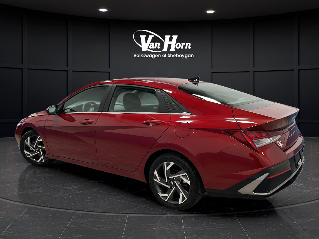 Used 2025 Hyundai Elantra SEL FWD image 5