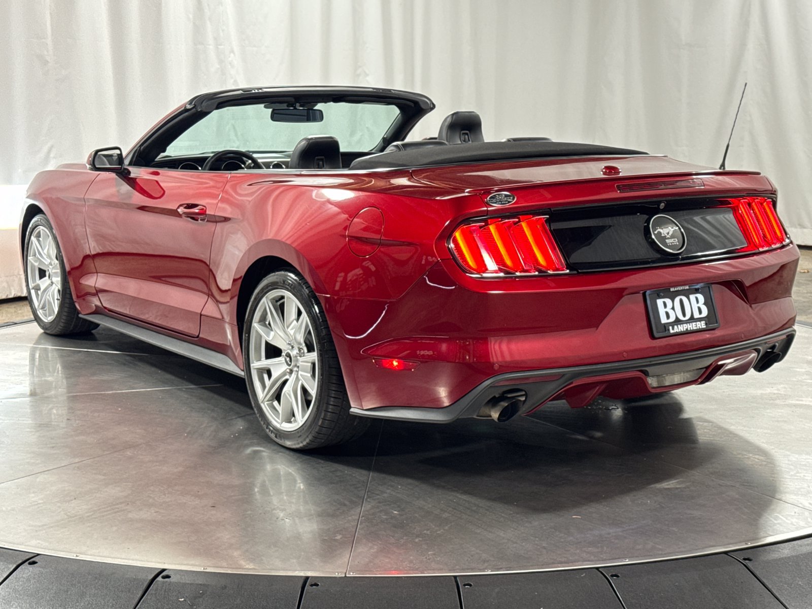 Used 2015 Ford Mustang Convertible RWD image 9