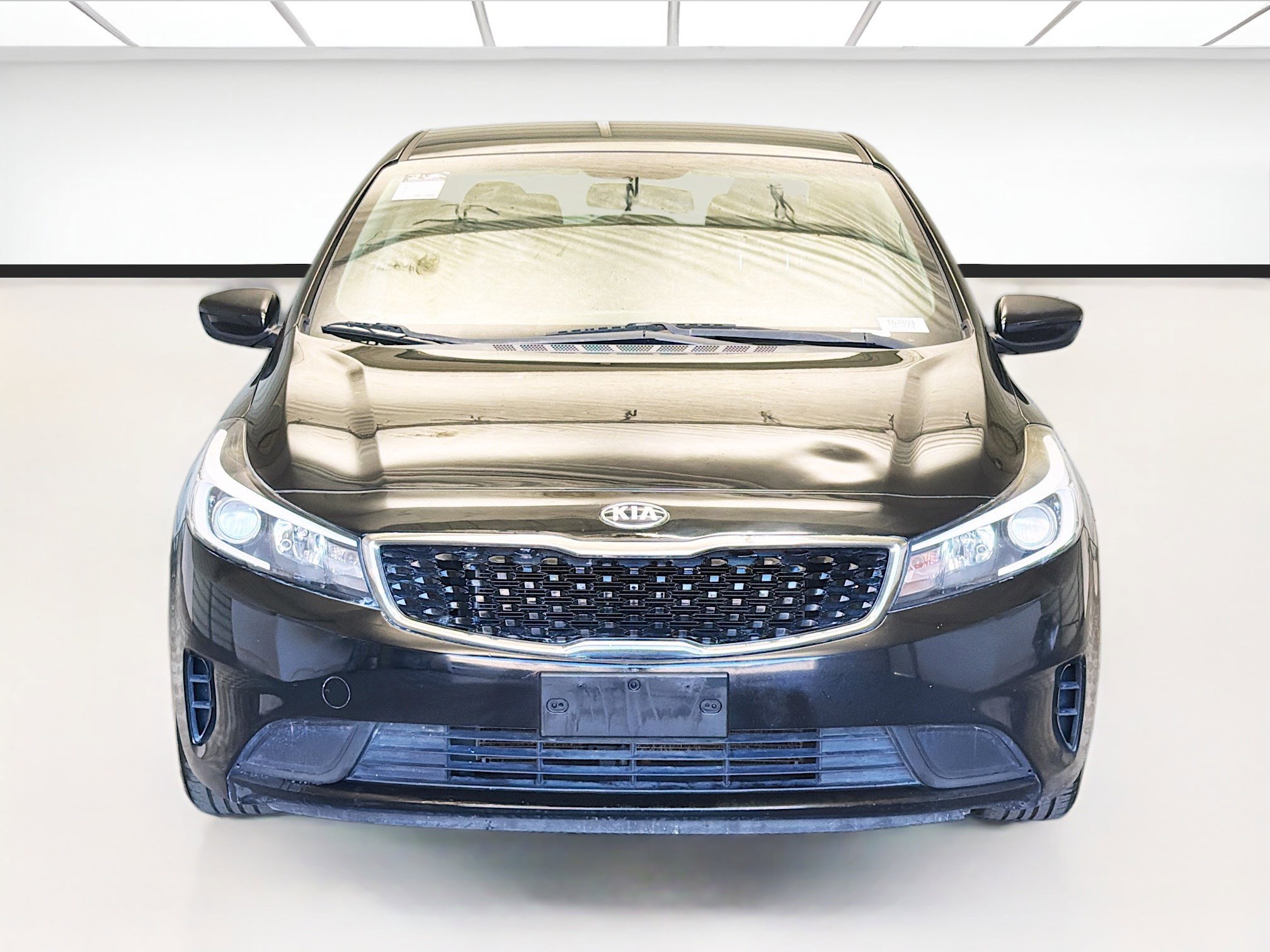 Used 2017 Kia Forte LX image 2