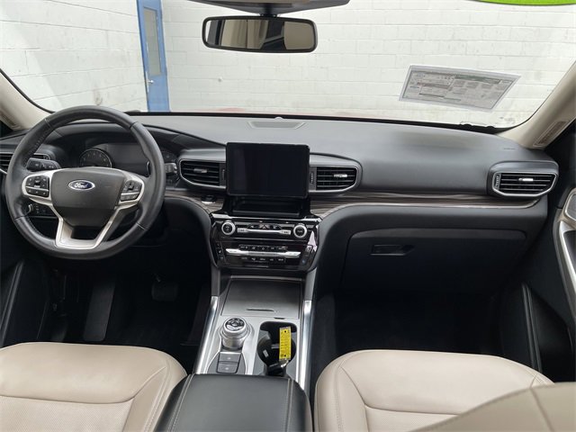 Used 2022 Ford Explorer Limited w/ Equipment Group 301A image 32