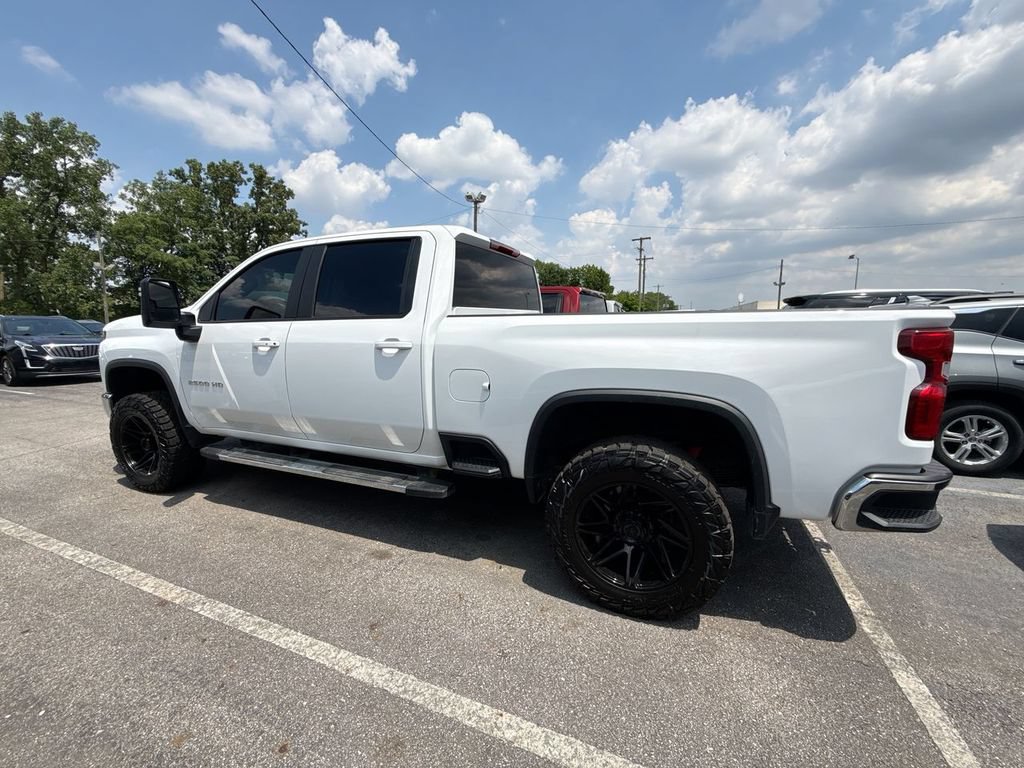Used 2025 Chevrolet Silverado 2500 LT AWD/4WD image 2