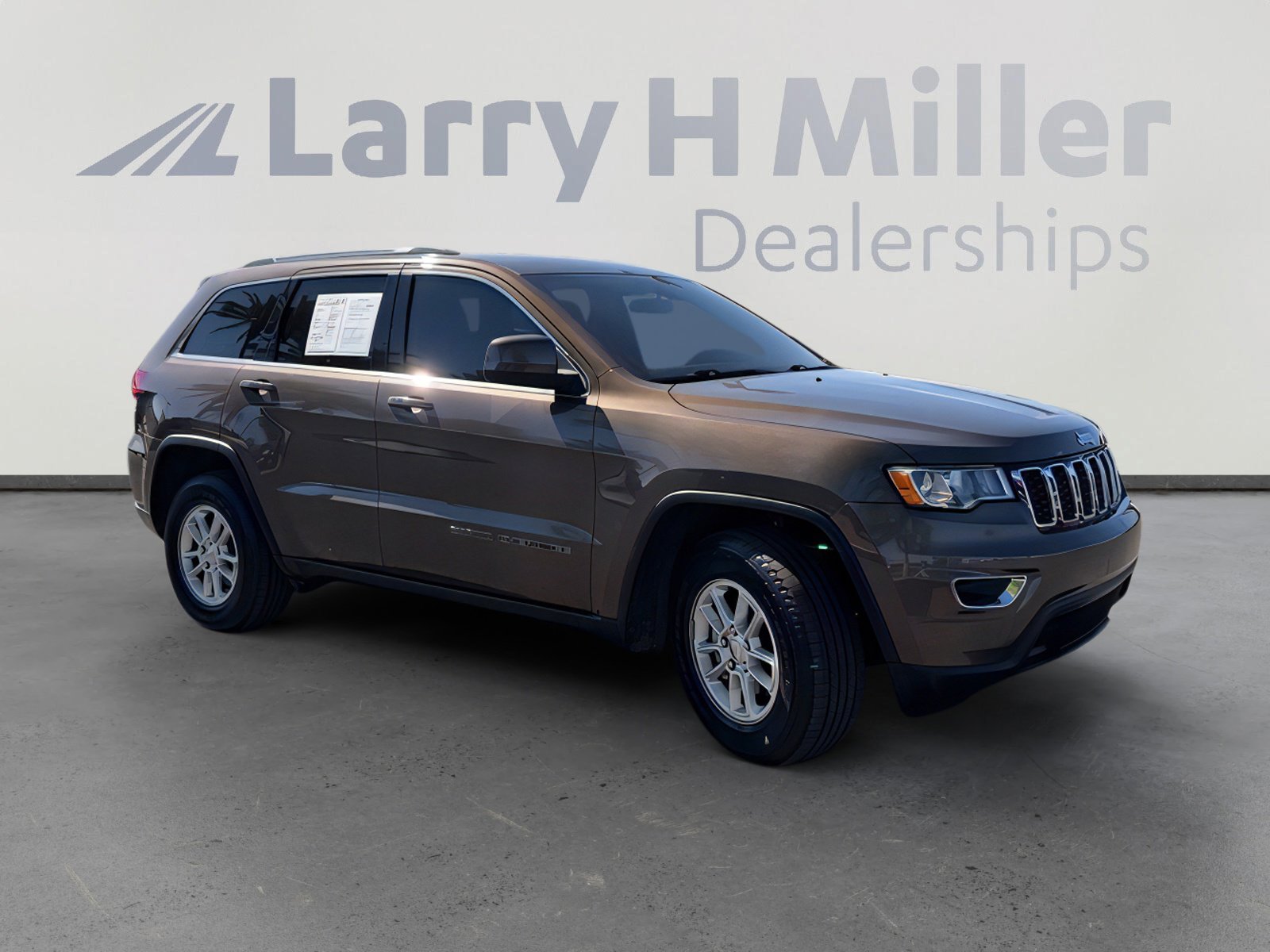 Used 2020 Jeep Grand Cherokee Laredo image 8