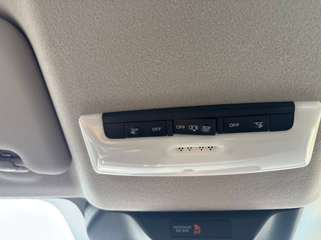 Used 2025 Nissan Kicks S FWD image 26
