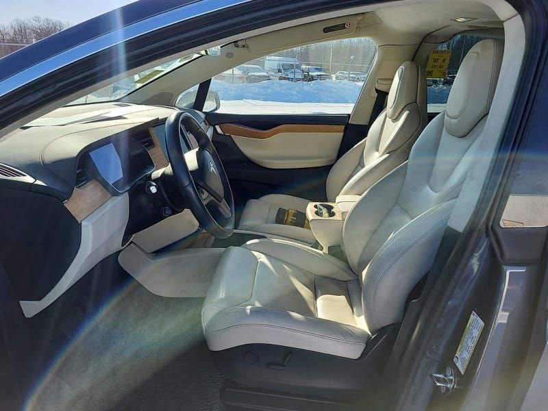 Used 2018 Tesla Model X 75D image 4