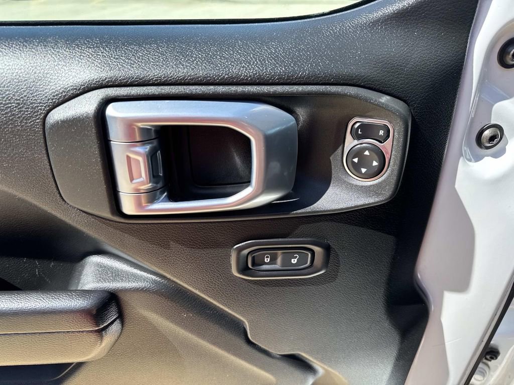 Used 2021 Jeep Gladiator Sport AWD/4WD image 23