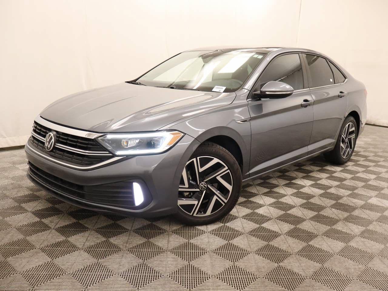 Certified 2022 Volkswagen Jetta SEL FWD image 1