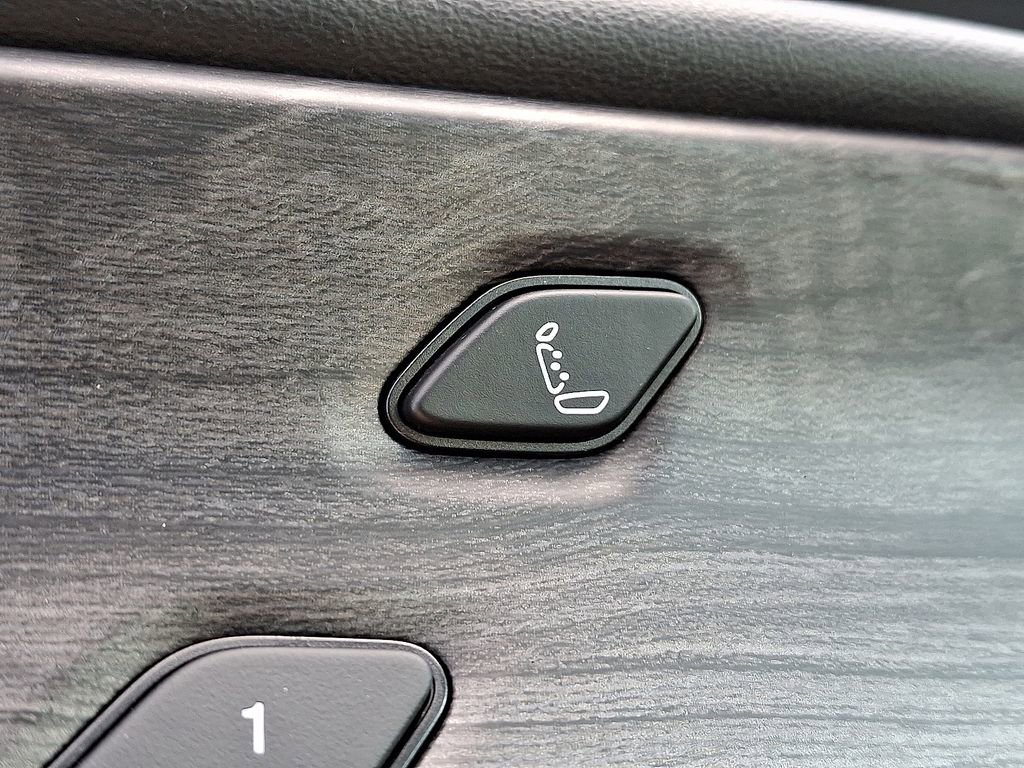 Used 2021 Jeep Grand Cherokee L Overland w/ Advanced Protech Group III image 29