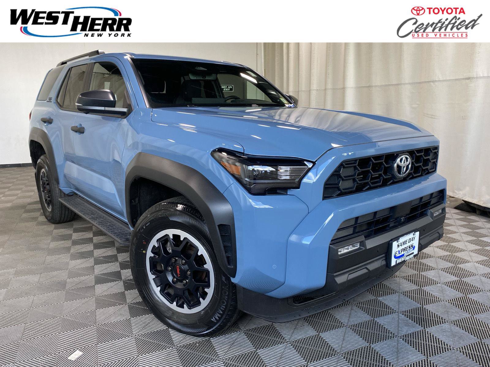 Certified 2025 Toyota 4Runner TRD Off-Road Premium AWD/4WD image 1