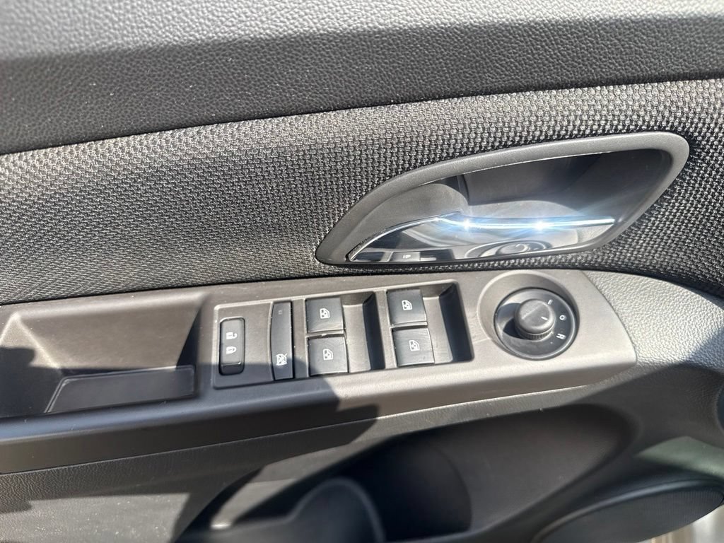 Used 2015 Chevrolet Cruze LT FWD image 24