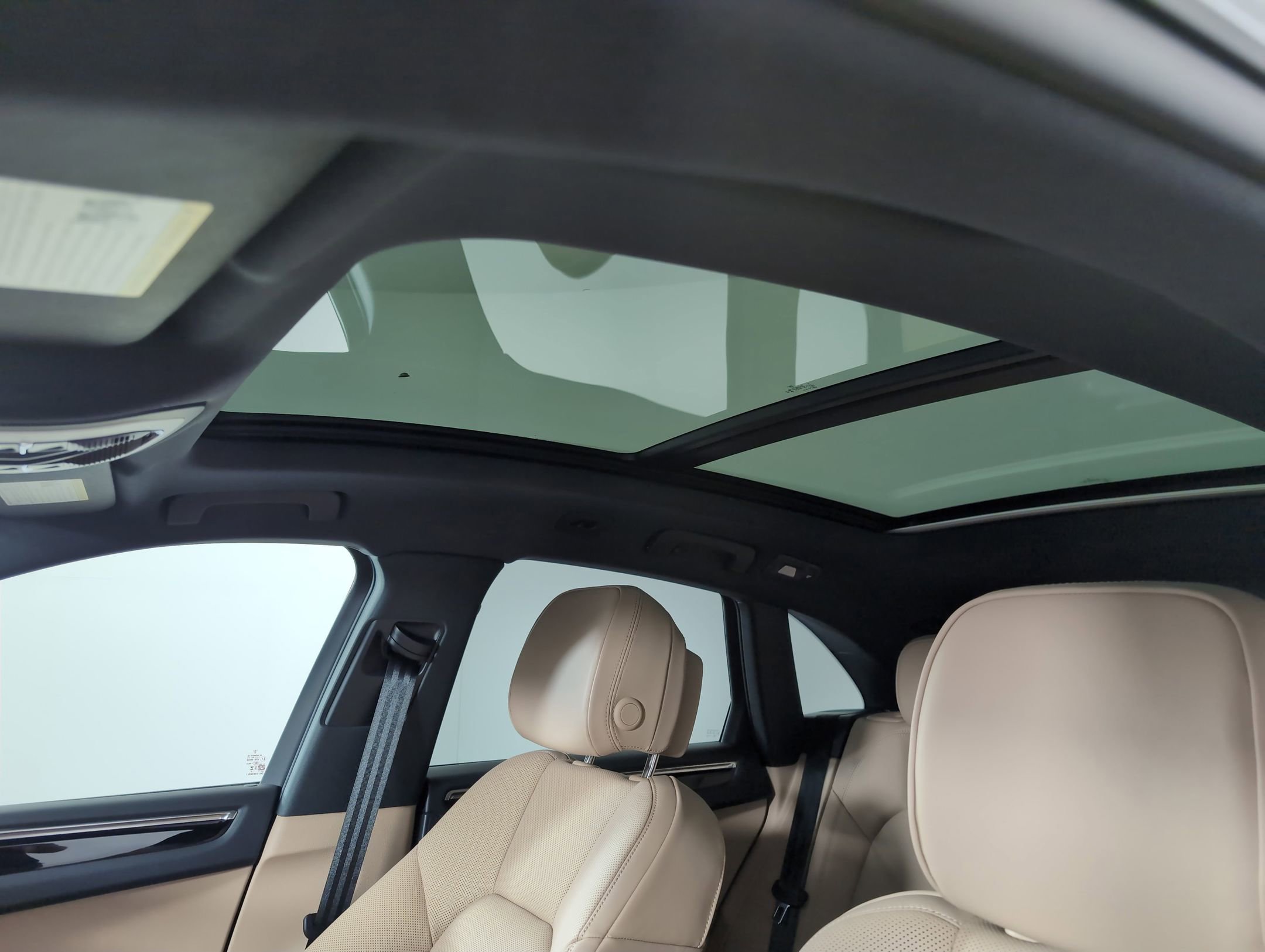 Certified 2025 Porsche Macan AWD/4WD image 20