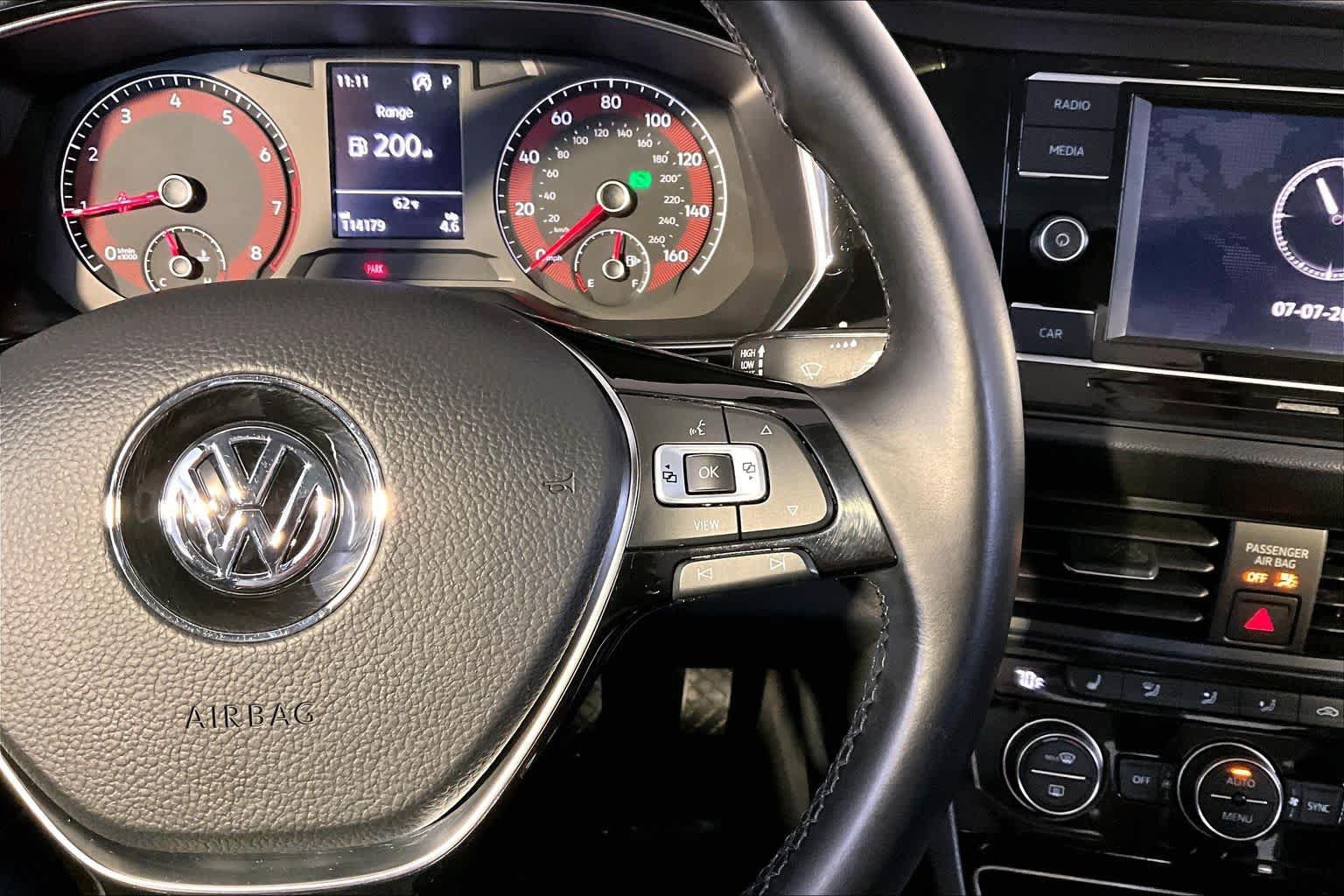 Used 2019 Volkswagen Jetta SE FWD image 25