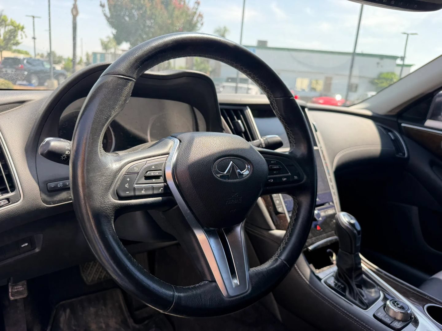 Used 2019 INFINITI Q50 Luxe w/ Essential Package (3.0T Luxe) RWD image 10