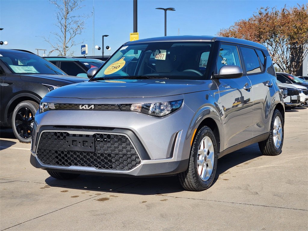 New 2025 Kia Soul LX w/ LX Technology Package video 2