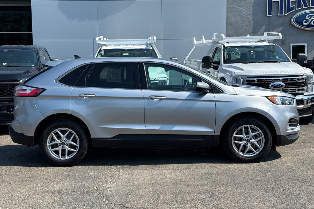 Used 2024 Ford Edge SEL AWD/4WD image 3