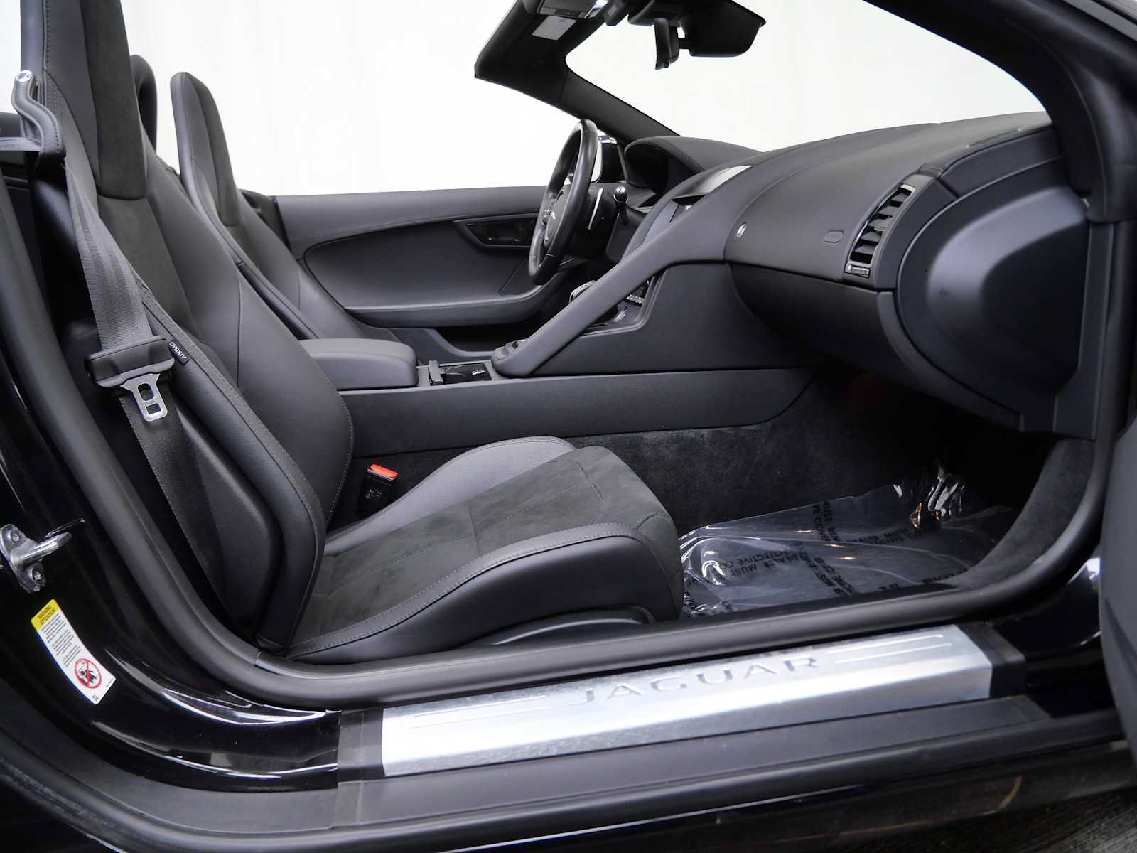 Used 2023 Jaguar F-TYPE Convertible RWD image 16
