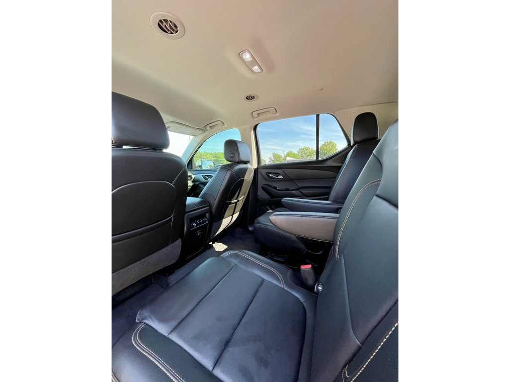Used 2020 Chevrolet Traverse LT FWD image 11