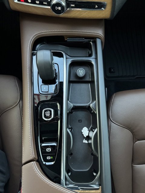 Used 2025 Volvo XC90 B6 Plus w/ Protection Package Premier image 7