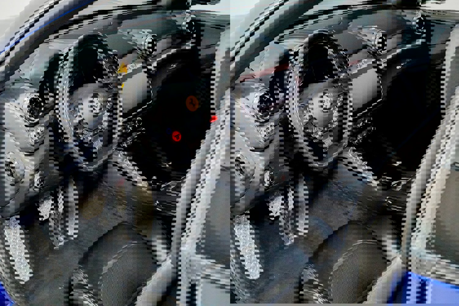 Certified 2019 Ferrari GTC4Lusso T RWD image 18