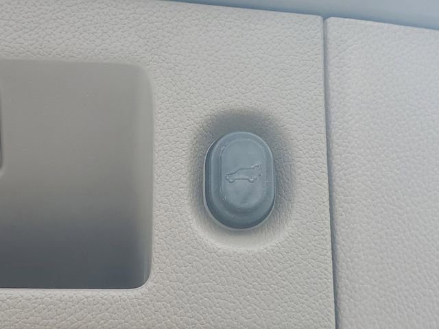 Used 2019 GMC Yukon SLT w/ Premium Edition image 8