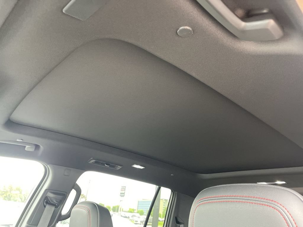 New 2026 Chevrolet Traverse RS w/ LPO, Floor Liner Package AWD/4WD image 22
